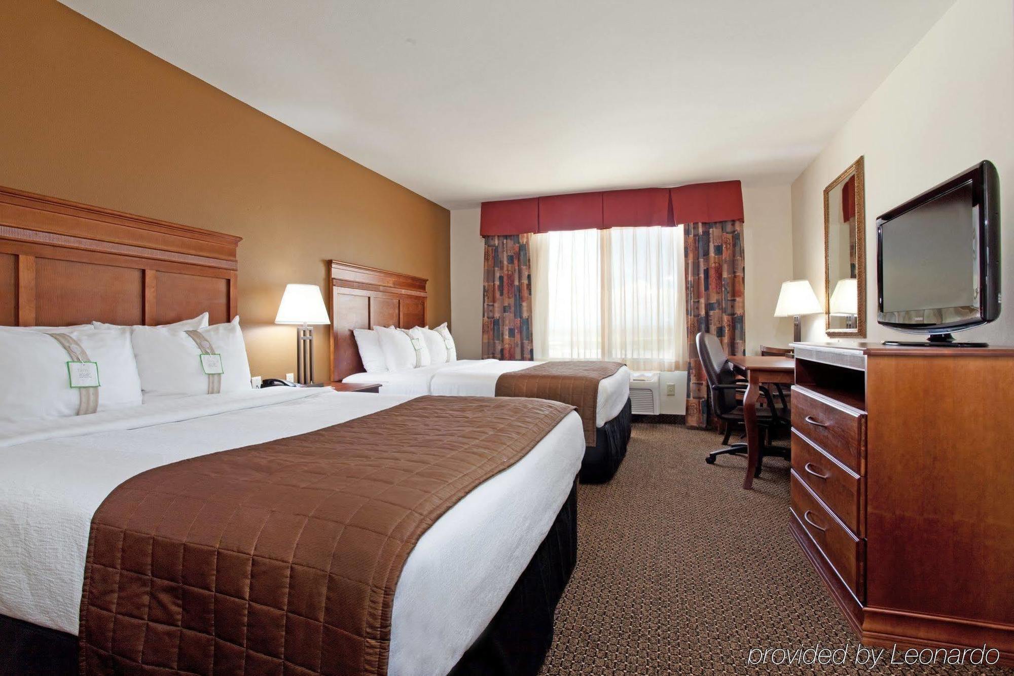 Holiday Inn Express & Suites Trinidad, An Ihg Hotel Exterior photo
